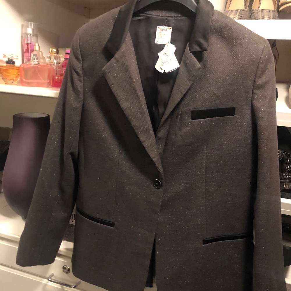 Size 10 L’AGENCE Gray with shimmer blazer.